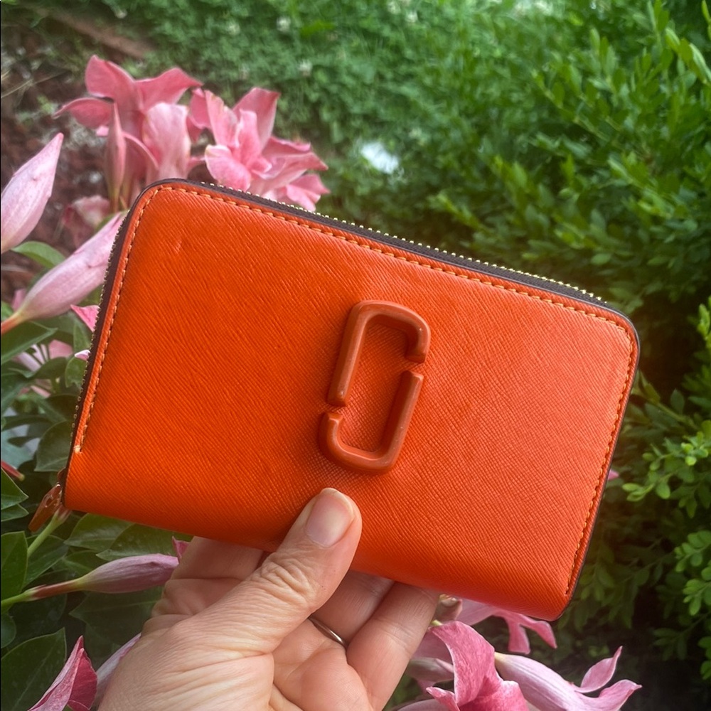 Orange 🧡🟠🌞🔥Marc Jacob mini Zip Wallet